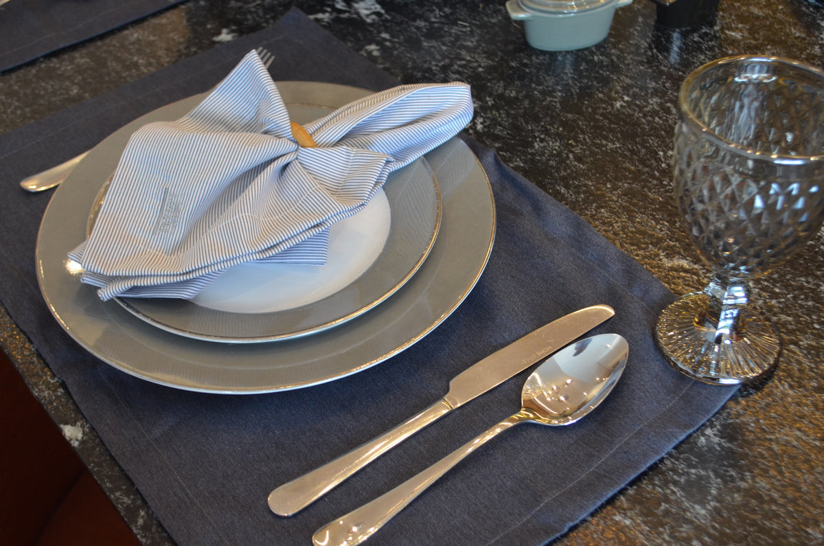 Kit Mesa Posta Premium Guardanapos E Jogo Americano - Cinza com Azul Marinho