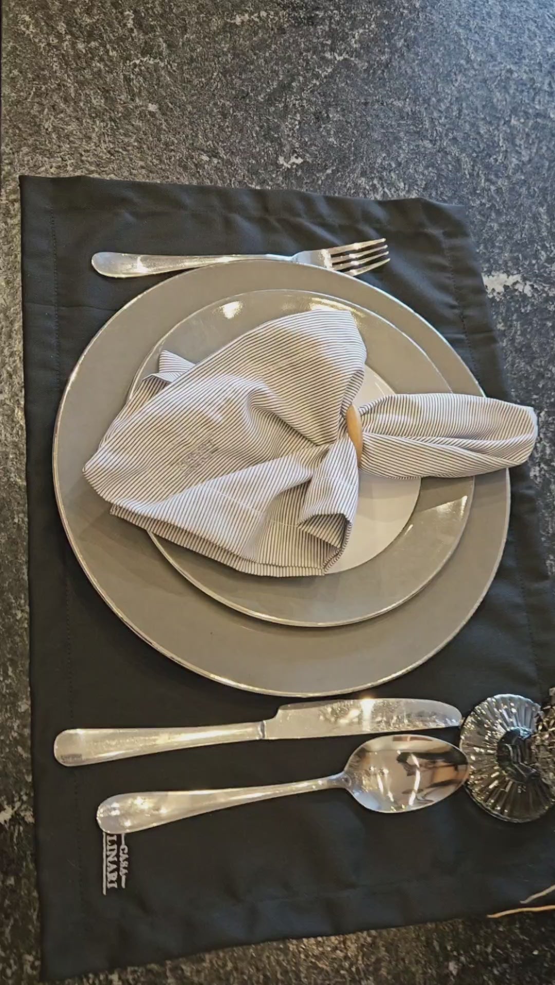 Kit Mesa Posta Premium Guardanapos E Jogo Americano - Cinza com Azul Marinho